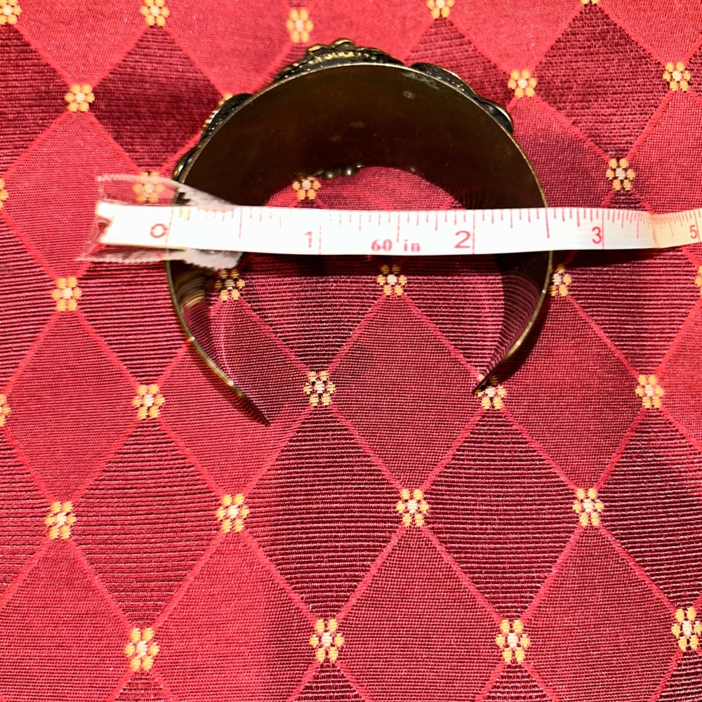 Black gem 💎 metal cuff - Picture 6 of 10